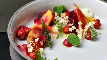 Signature Dish, Dessert mit Wilderdbeeren