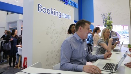 Mitarbeiter von booking.com auf Ausstellung