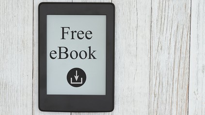 eBook-Reader mit den Worten "Free eBook" im Display