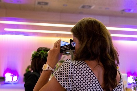 Scandic führt
360°-Besichtigungen via VR-Brille ein. (Foto: © Anne Klein / Scandic Hotels)
360°-Besichtigung via VR-Brille