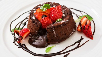Lava Cake mit Erdbeeren