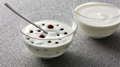 Naturjoghurt in Schüssel
