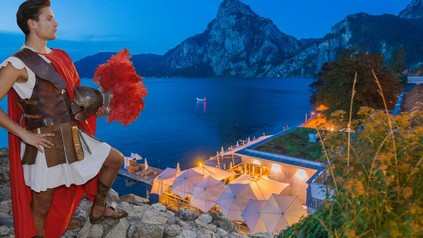 Römischer Soldat blickt auf den Traunsee