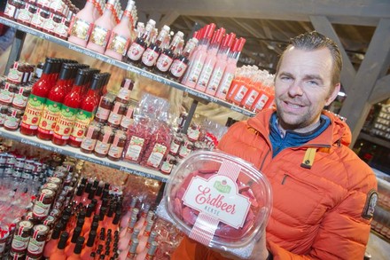 Robert Dahl in Geschäft