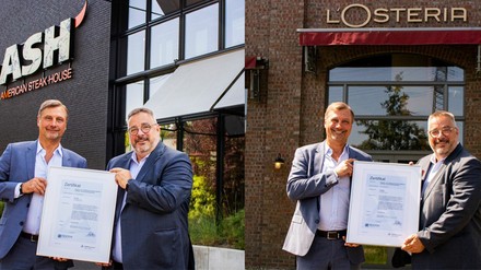 Zertifikat Übergabe vor The ASH und L’Osteria