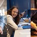 Mitarbeitende in verschiedenen Bereichen eines Adina Hotels von Rezeption über Bar und Büro bis zur Küche mit vielfältigen Karrieremöglichkeiten bei Adina Jobs