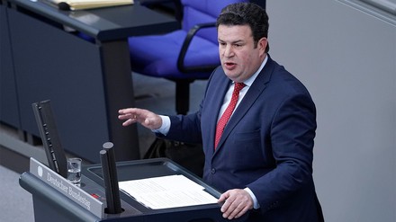 Bundesarbeitsminister Hubertus Heil plant, die Zuwanderung ausländischer Fachkräfte nach Deutschland zu vereinfachen. (Foto: © picture alliance / Flashpic | Jens Krick)
Hubertus Heil