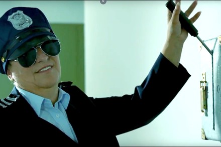 Was diese Aufseherin gleich mit dem Hebel anrichten wird, ist im Siegerbeitrag vom Certified-Hotelvideo-Wettbewerb zu sehen… (© certified.de)
Ein Standbild aus einem Video