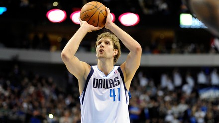 Dirk Nowitzki will am Flughafen in Dallas sein eigenes Restaurant eröffnen. (Foto: © picture alliance / Icon SMI | Albert Pena/Icon SMI)
Dirk Nowitzki