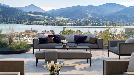 Dachterasse des Hotelrestaurants „Freyheit“ mit Blick auf den Tegernsee. (Foto: © Caro & Selig, Tegernsee, Autograph Collection)
Dachterrasse des Hotelrestaurants „Freyheit“.