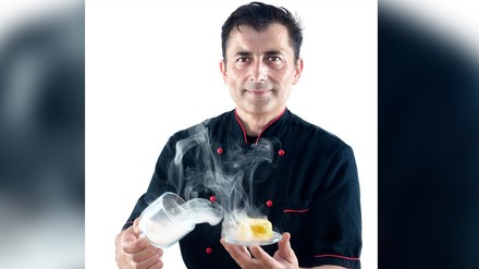 Neuer Chef de Pâtissier im Neumühle Resort & SPA ist Doru Matan. (Foto: © Neumühle Resort & SPA)
Doru Matan ist der Mann für den letzten Gang.