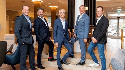 1. Der HDV-Vorstand: (v.l.) Andreas Neininger, Beisitzer, Oliver Mathée, Schatzmeister, Bernhard Langemeyer, Beisitzer, Jürgen Gangl, 1. Vorsitzender, David Depenau, 2. Vorsitzender (Foto: HDV/© Jenner& Egberts/Foto+Film)
Herbsttagung HDV