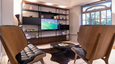 Midcentury-Design der 50er und 60er Jahre – das Storytelling zieht sich durch das gesamte Gebäude. (Foto: © Nicole Haines)
Hotel Mercure Mainz City Center