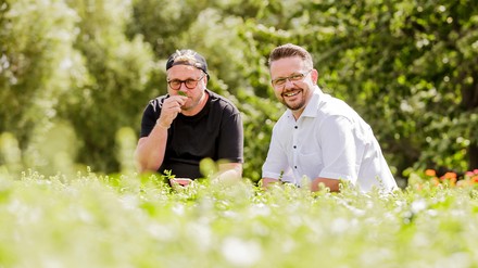 Max Strohe (links) und Tobias Grau (rechts) freuen sich über die erweiterte Partnerschaft. (Foto: © Monique Wüstenhagen/Vivantes)
Max Strohe und Tobias Grau