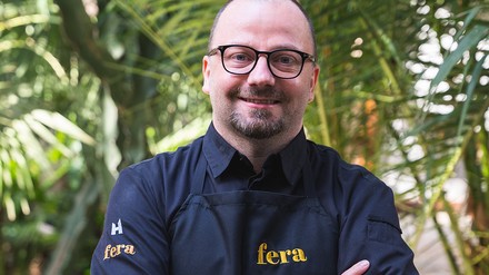 Simon Petutschnig ist Küchenchef im Restaurant Fera auf Mallorca. (Foto: © Natxo Bassols)
Simon Petutschnig