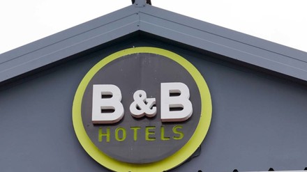 Drei B&B Hotels erstrahlen in neuem Glanz. Weitere sollen folgen. (Foto: © OceanProd – stock.adobe.com)
Bordeaux , Aquitaine / France – 09 24 2019 : B&B sign facade and logo of a B and B hotel