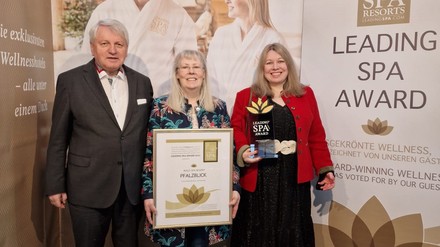 Das Pfalzblick Wald Spa ist jüngst mit dem Leading Spa Award 2022 ausgezeichnet worden. (Foto: © Pfalzblick Wald Spa)
Vergabe des Leading Spa Award 2022.