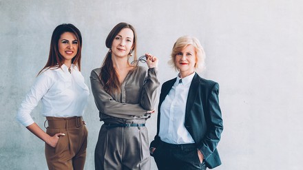 Bei den Leonardo Hotels sind Frauen 365 Tage im Jahr gleichgestellt. Dennoch will die Hotelgruppe am 8. März ein Zeichen für mehr Wertschätzung des weiblichen Geschlechts setzen. (Foto: © golubovy/stock.adobe.com)
Geballte Frauenpower.