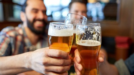 Steuer auf gezapfte Getränke werden eingefroren. Steuer auf Fassbier eingefroren. (Foto: © Syda Productions/stock.adobe.com)