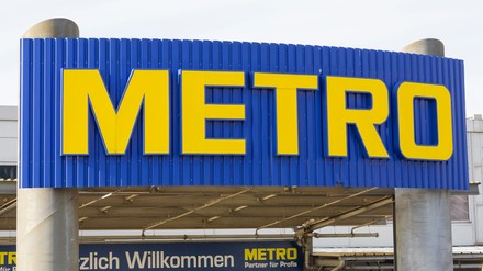 Die Prognose für das Geschäftsjahr 2021/22 bekräftigte Metro. (Foto: © picture alliance / CHROMORANGE | Ernst Weingartner)
Metro