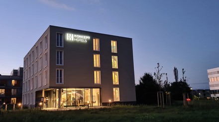 Mit der eigenen Photovoltaik-Anlage deckt das Koncept Hotel Neue Horizonte in Tübingen künftig die Hälfte seines Strombedarfs selbst. (Foto: © Koncept Hotels)
Koncept Hotel Neue Horizonte in Tübingen