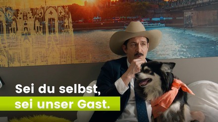 Mit einem Kampagnenfilm unter dem Slogan „Sei du selbst, sei unser Gast“ wollen die B&B Hotels mit dem Hotelgast-Klischee brechen. (Foto: © B&B Hotels)
Kampagnenfilm B&B Hotels