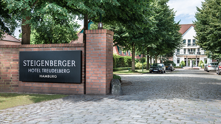 Das Steigenberger Hotel Treudelberg feiert sein 30-jähriges Jubiläum und die langjährige Treue seiner Mitarbeiter. (Foto: © Steigenberger Hotel Treudelberg)
Steigenberger Hotel Treudelberg
