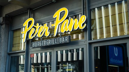 Peter Pane geht mit Bildungsakademie an den Start und zieht mit der neuen Marke „Peter´s Resort“ ins Landgestüt Redefin ein.(Foto: © creativemariolorek/stock.adobe.com)
Peter Pane